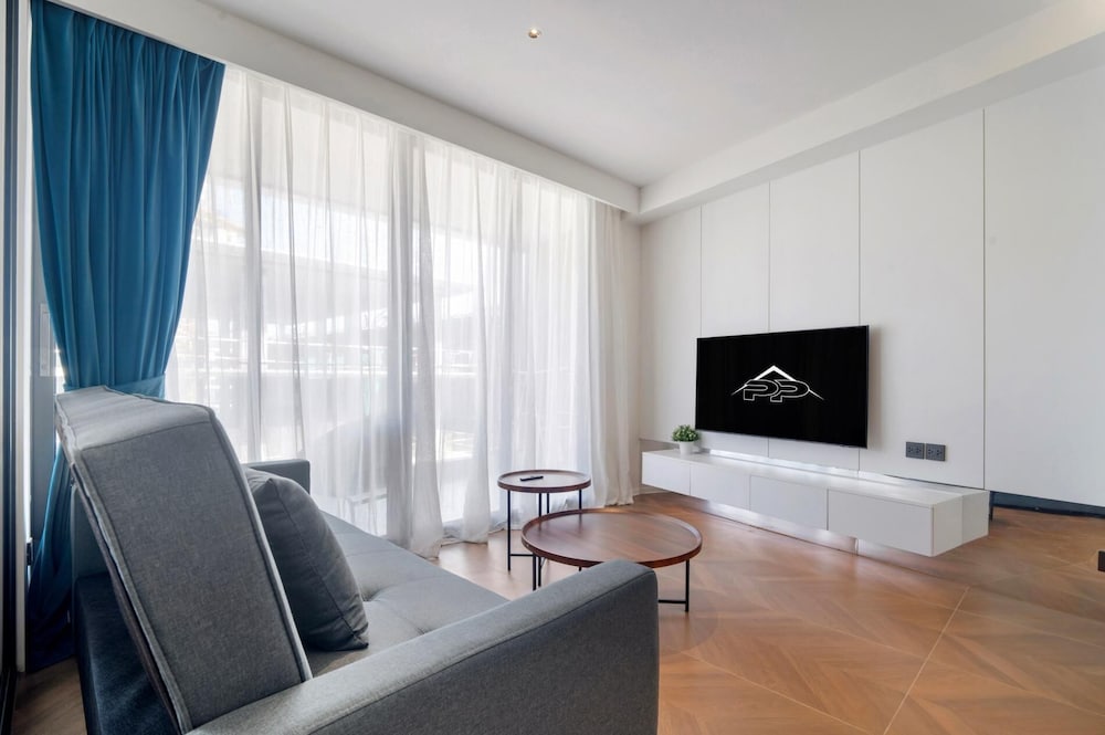 Beachfront 1bedroom Apartment Kora Resort