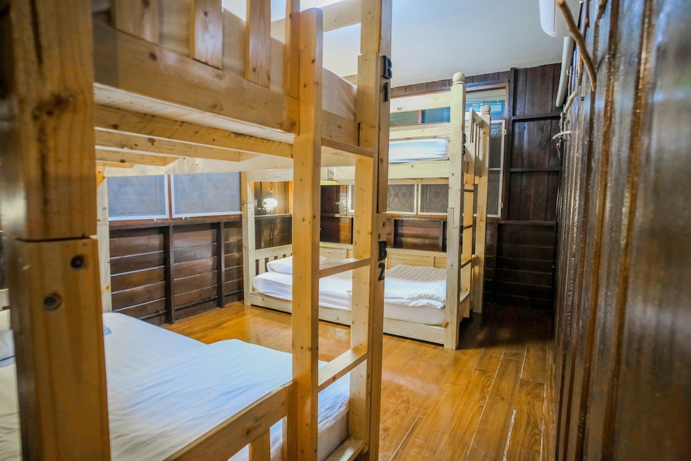 SamSibSan Hostel