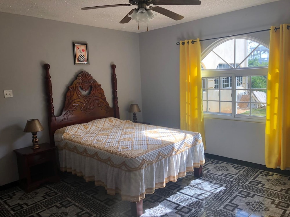 Retreat Comfortable Apartments view 2