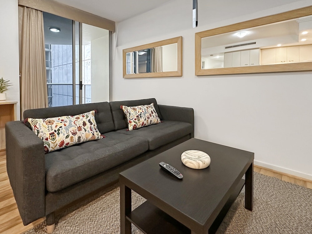 2-bed City Apartment With Gym