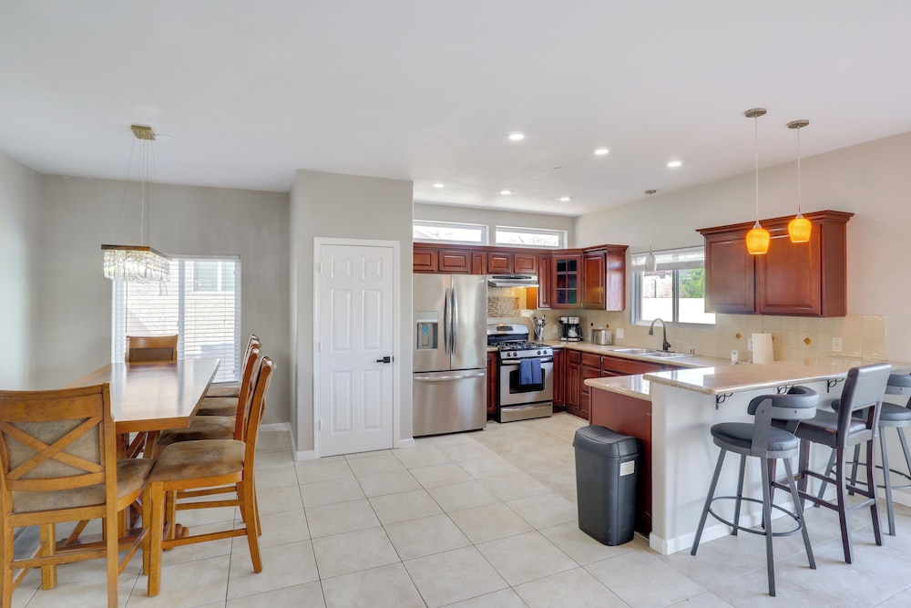 7 Mi to Fremont Street: Spacious Vegas Home!