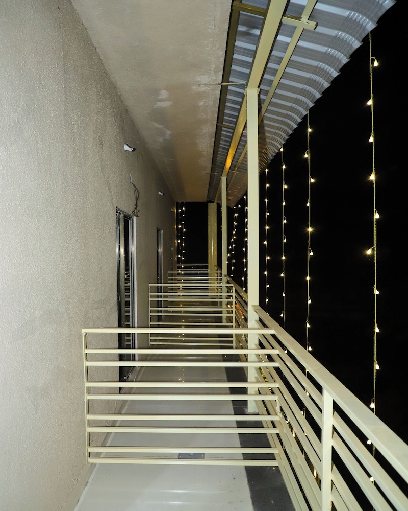 Hotel Devanshri Rooms & Restaurant