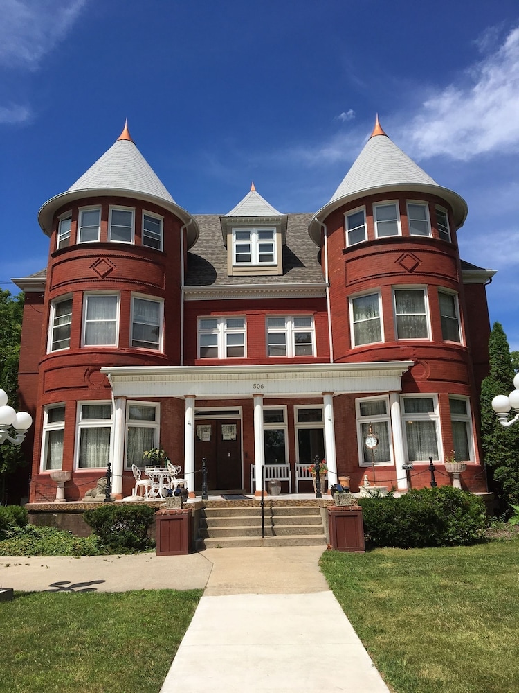 The Dempsey Manor Bed & Breakfast Inn