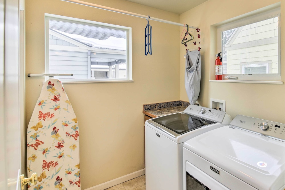 Pet-friendly Montana Getaway Near Kayaking! view 2