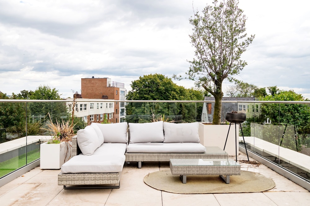 The Modern Glasshouse - by Out of Office Lifestyle