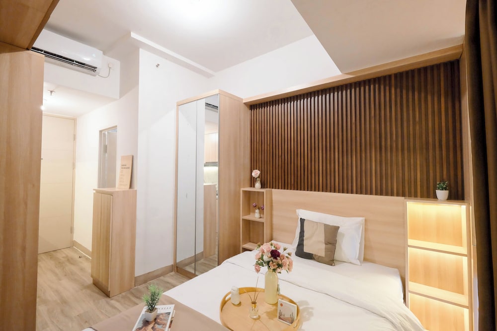 Minimalist Warm Wood Studio At Tokyo Riverside Pik 2 Apartment