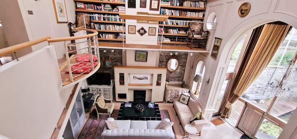 118 A Perfect Blend of Charm and Luxury