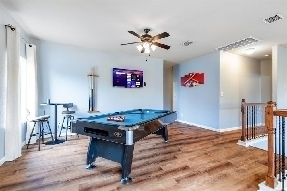 Serene Views Ideal For Long Stays Heated Pool