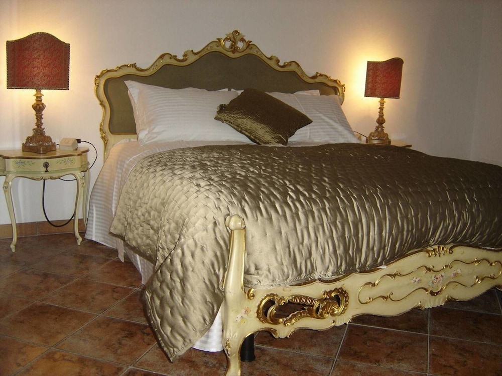 Luxury Villa Near Venice in the Prosecco Region view 2