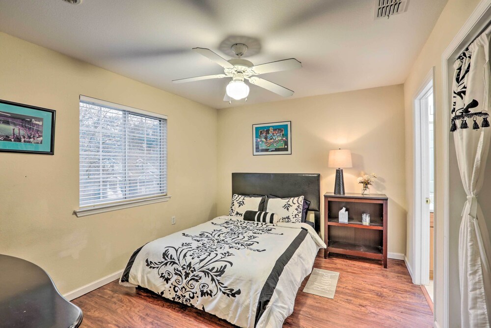 Tallahassee Townhome 4 Mi to College Town! view 5