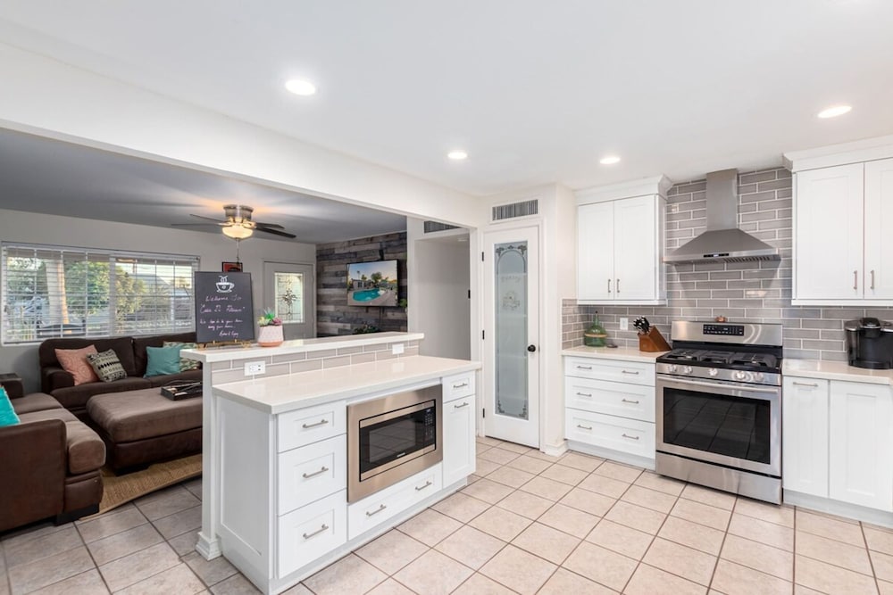 Sunset ASU Private Pool Updated Kitchen Baths