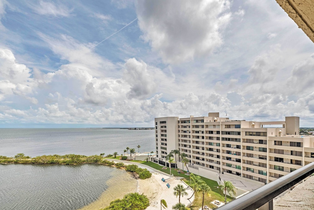 Private Beach Access: Hudson Resort Condo!