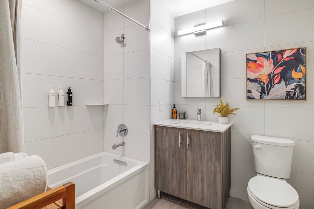 Jordanelle Sunrise Modern Condo, Gondola Access, Year-round Outdoor Fun