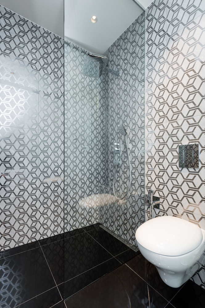 Aquarius Residence by TKC