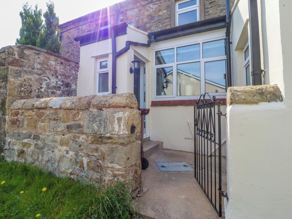 3 Cowper Place