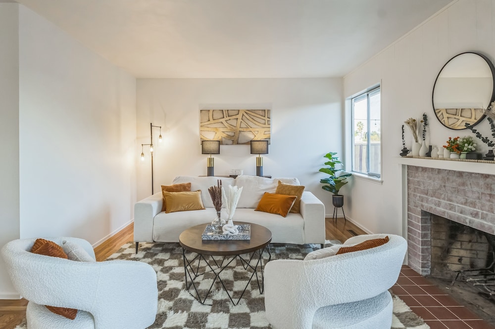 Charming Vintage Retreat In The Heart Of San Jose 3 Bedroom Home