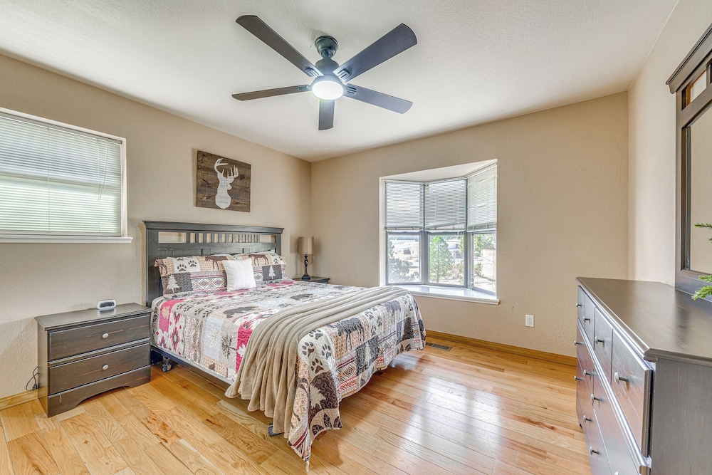 Spacious Ruidoso Home w/ Patio & Mountain Views!