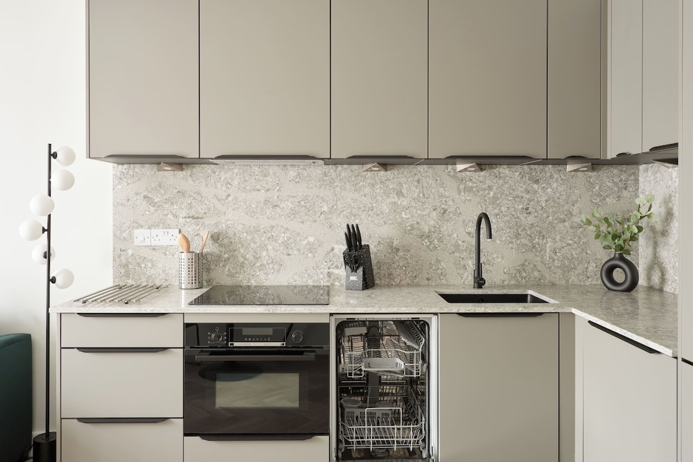 Commercial Road Serviced Apartments - London City East