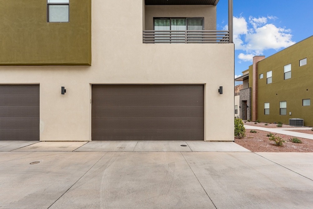 Villa #33 At Bloomington Country Club 3 Bedroom Condo