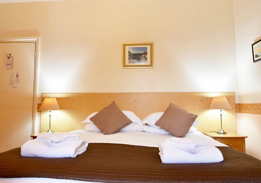Brook House Inn view 3