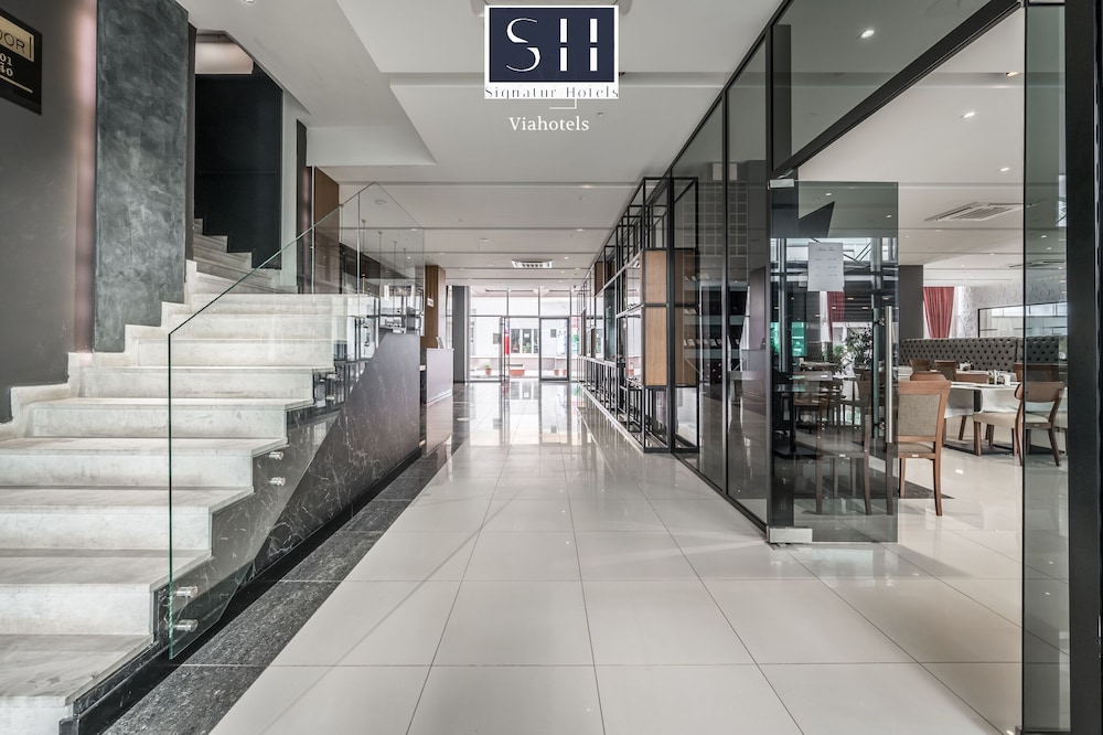 Hotel Signature BM Hotel Durres & Beach - Image 1