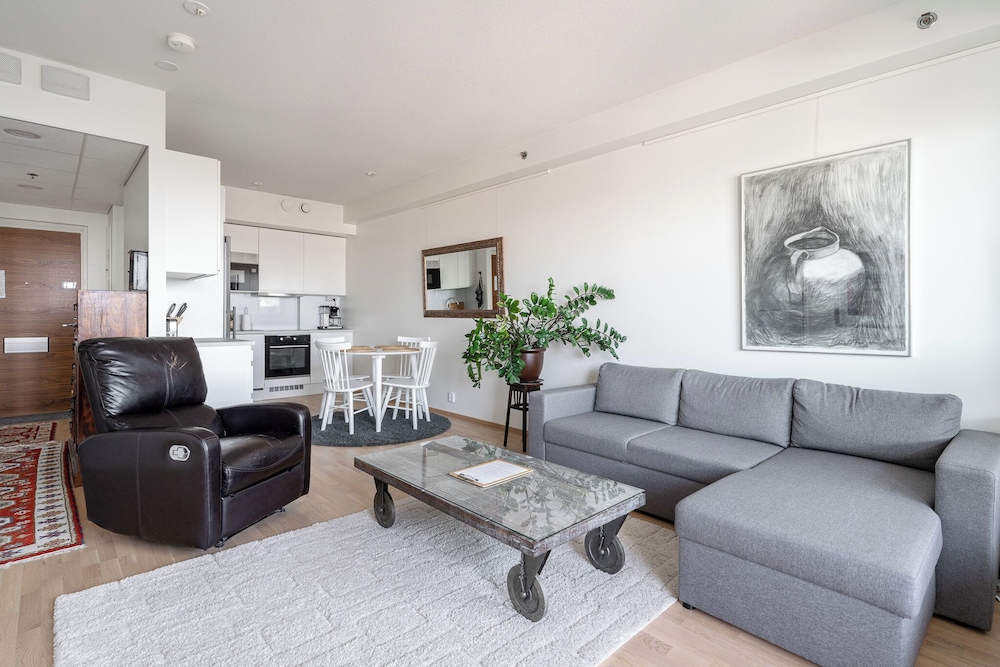 Fabulous 1BR Apt with Sauna & Views view 5