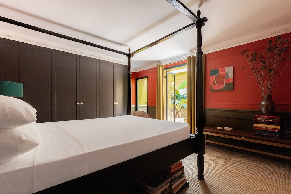 Penywern Road IV by Onefinestay