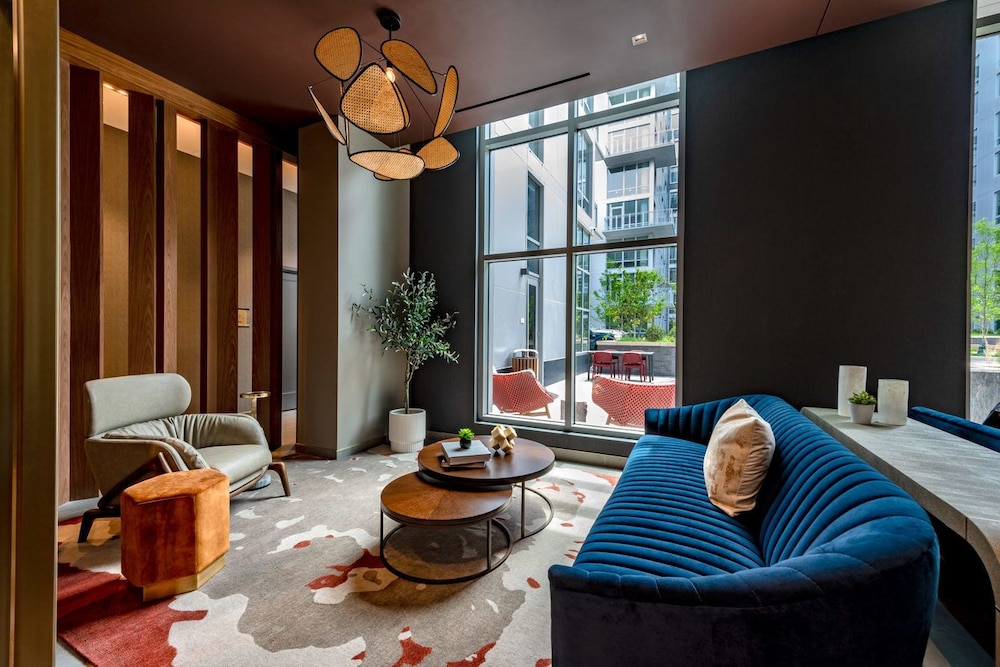 Stylish Apartment Steps from the Metro