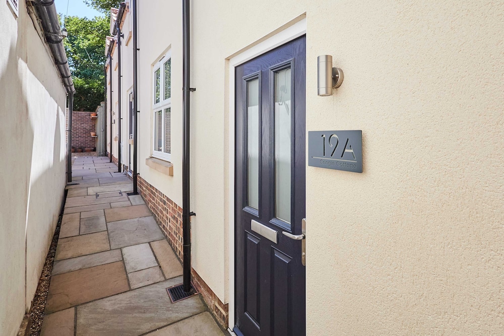 Host Stay Cringle Cottage