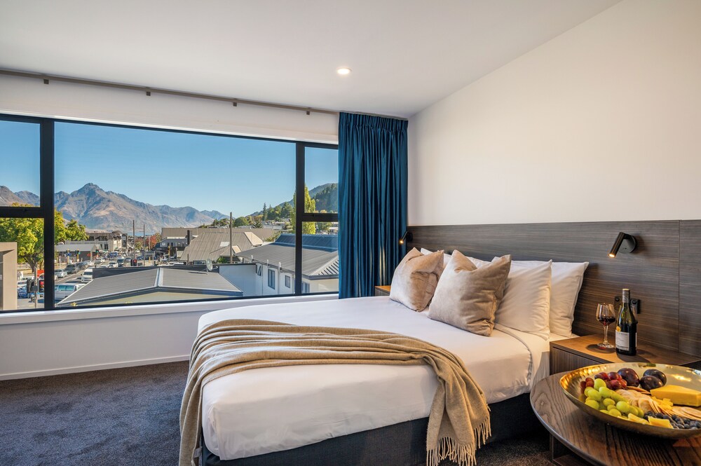Luxe Suites and Apartments