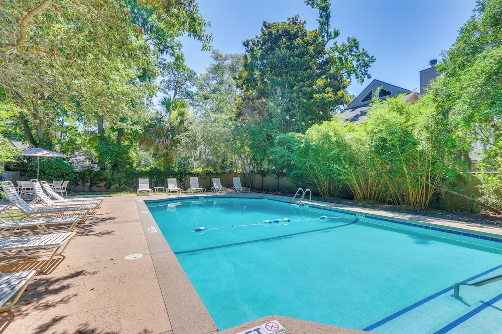 Pool Access, Walk to Beach: Hilton Head Haven!
