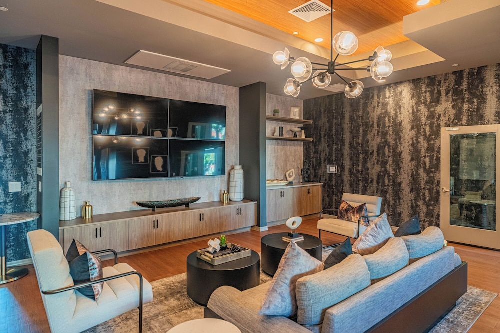 ROVE LIVING/KL - Cardinal 95