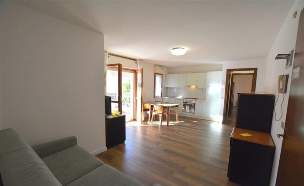 Nice Flat for for 4 Guests in a Residence With Common Pool in Lignanoriviera