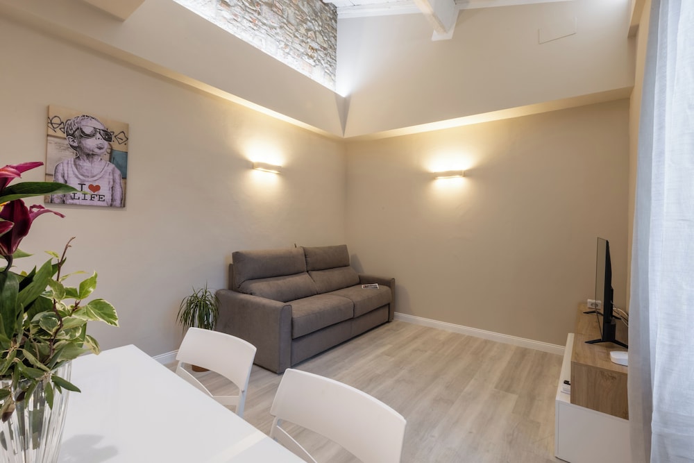 Orsini 98 Apartments by Mamo Florence