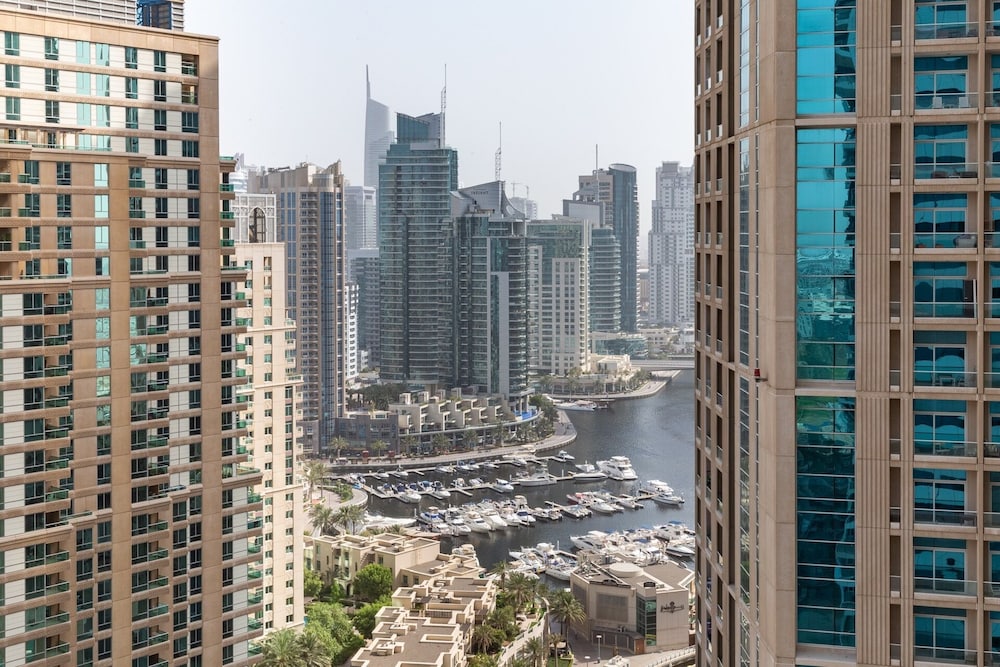 Luxury Living in This Stylish 2BR in Dubai Marina
