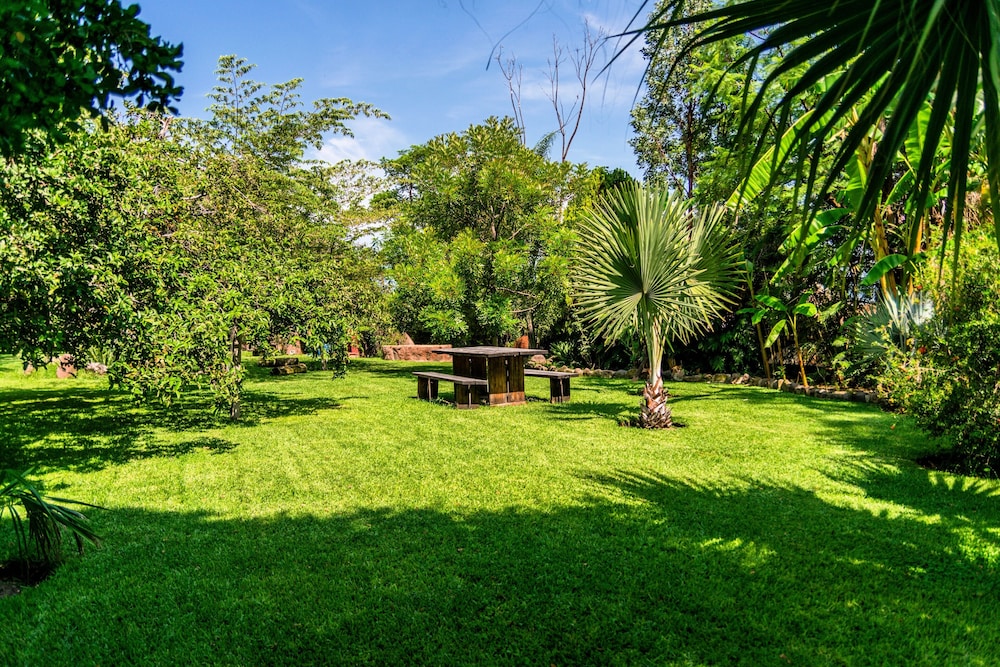 ANANA Rancho San Rafael 3 Bedrooms Hill