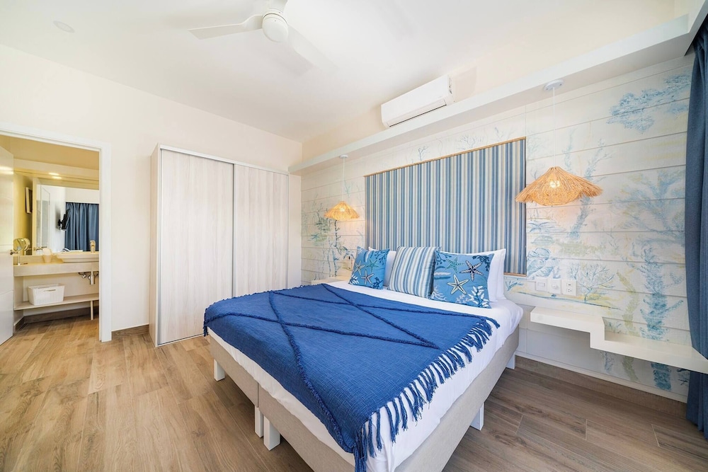 Duna Property - 2 Villas 2 Pools 7 Br Luxury Oasis Centrally Located