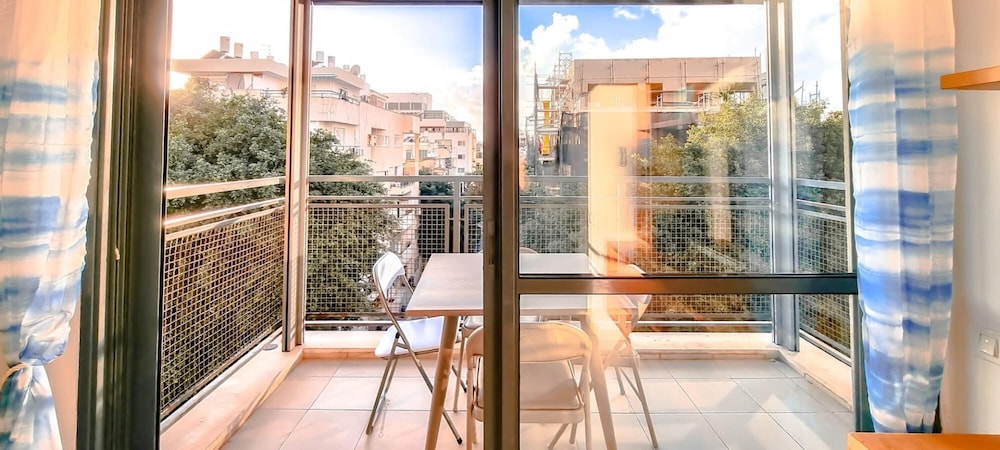 Dizengoff Muguet in Tel Aviv-yafo view 4
