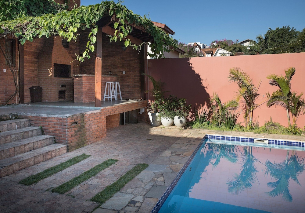 Casa espaçosa na Granja Viana