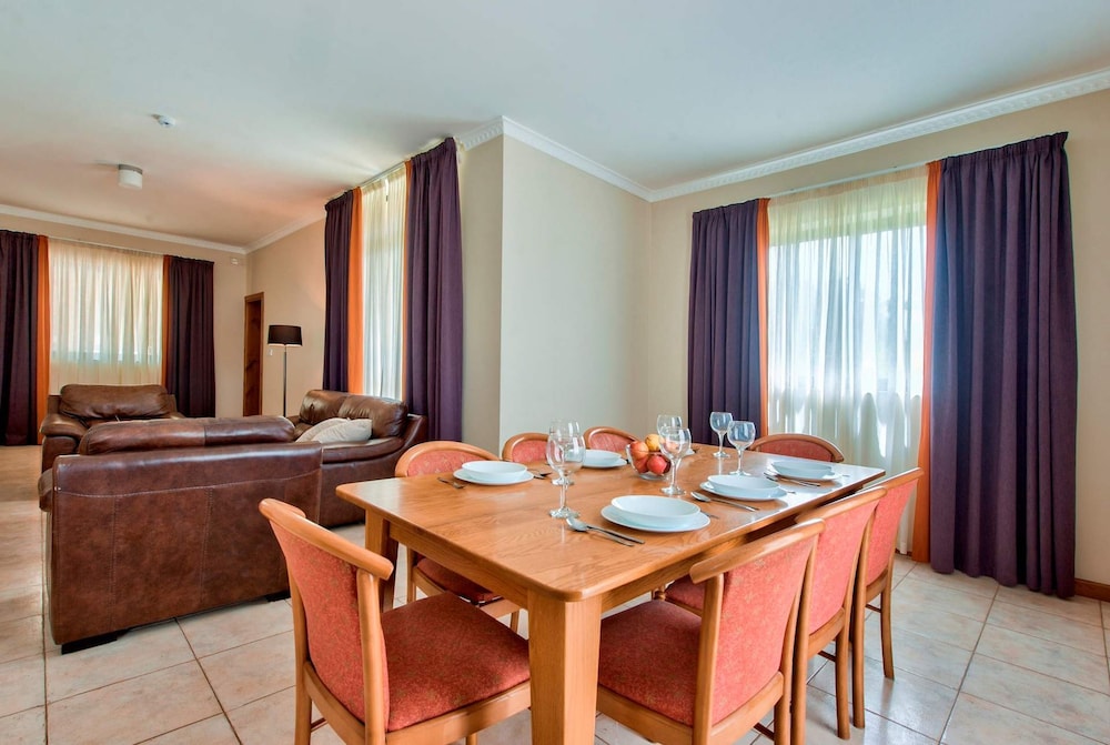 Villa Gardenia - 5 Bedroom Holiday Villa With Pool