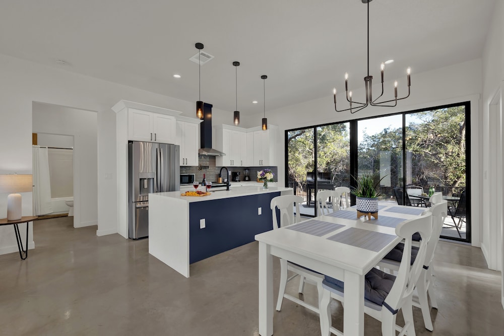 Serene Getaway Nestled in the Tx Hill Country!
