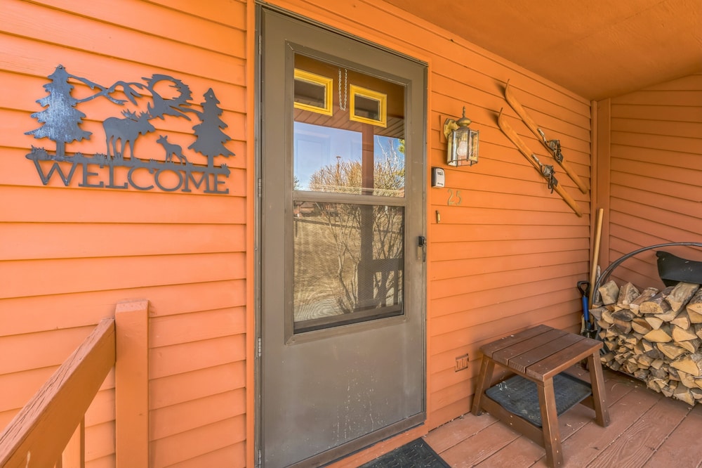 Upper Sleighride 25l - Wrap-around Deck End Unit 3 Bedroom Townhouse by The Summit at Gore Mountain