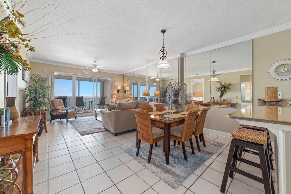 Regency Isle 710