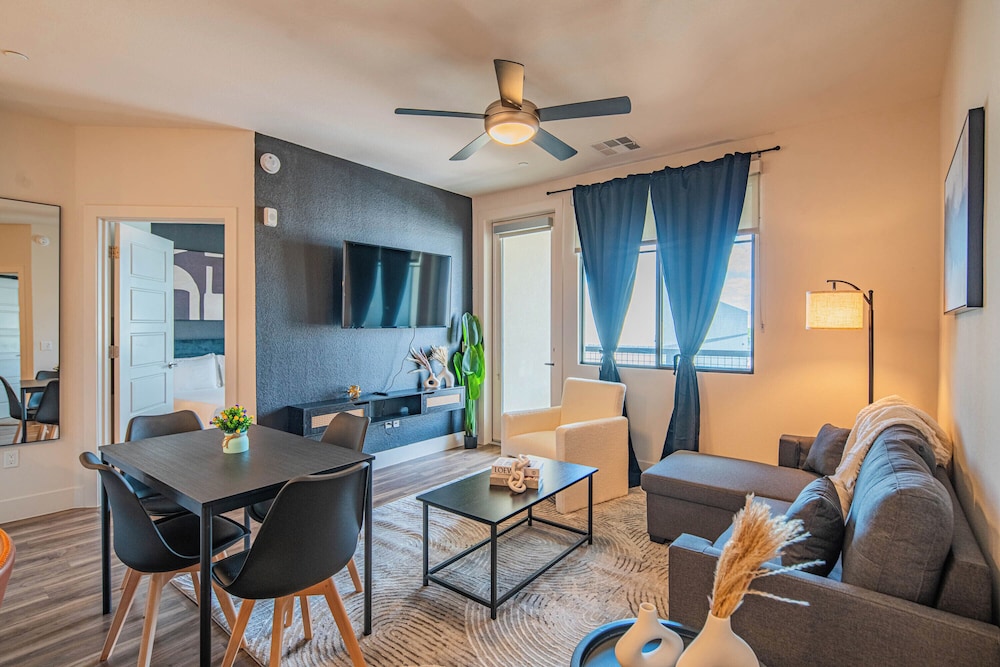 ROVE LIVING/KB - Scottsdale Grand