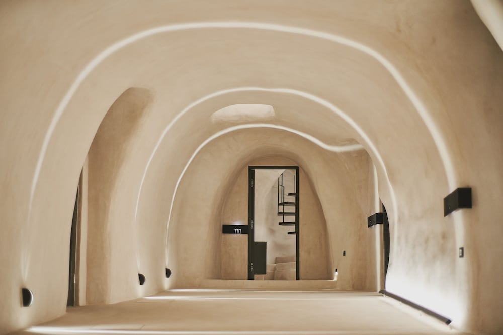 Hotel Divine Cave Experience