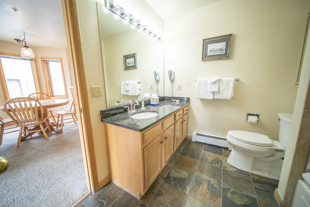 Summit County Vacations - Cinnamon Ridge B304 by SummitCove Vacation Lodging - Property Image 2