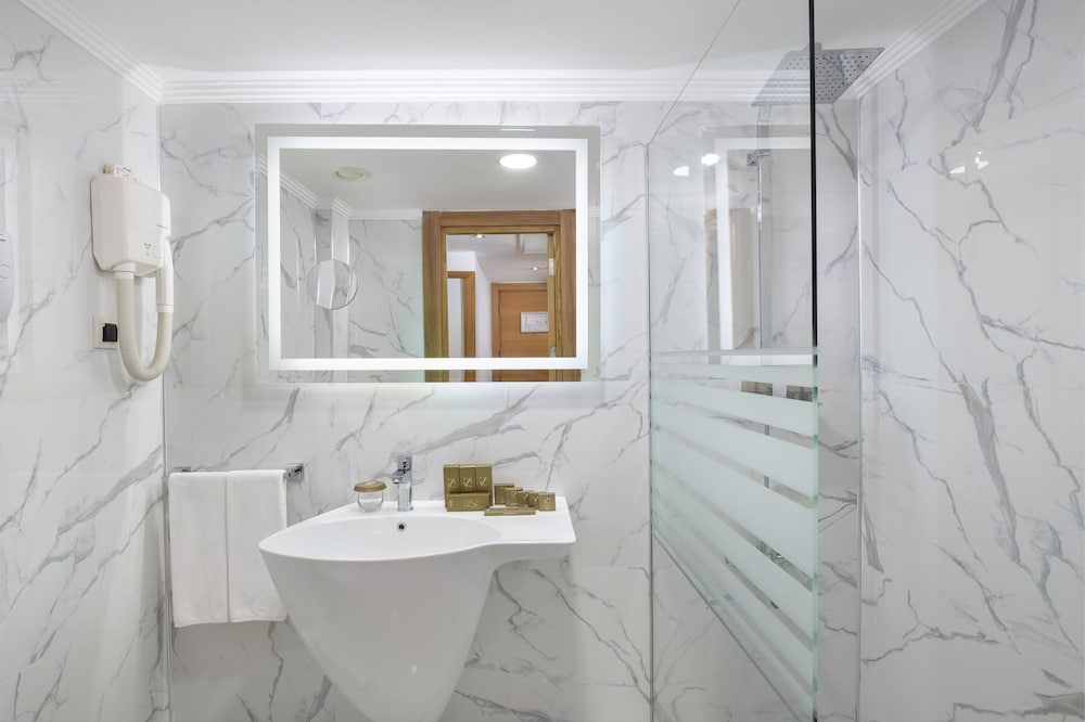 Oz Hotels Antalya Resort & Spa Yetişkin +16 - Image 49