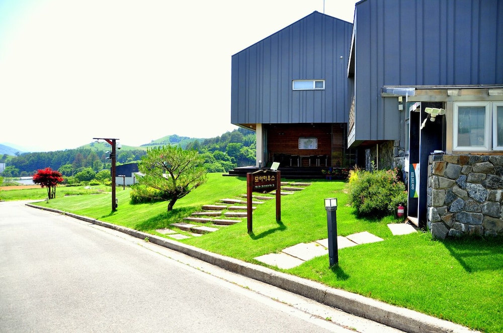 Daegwallyeong Sheep Village Pension view 4