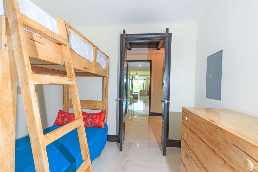 Premium Four Bedroom Condo - Property Image 9