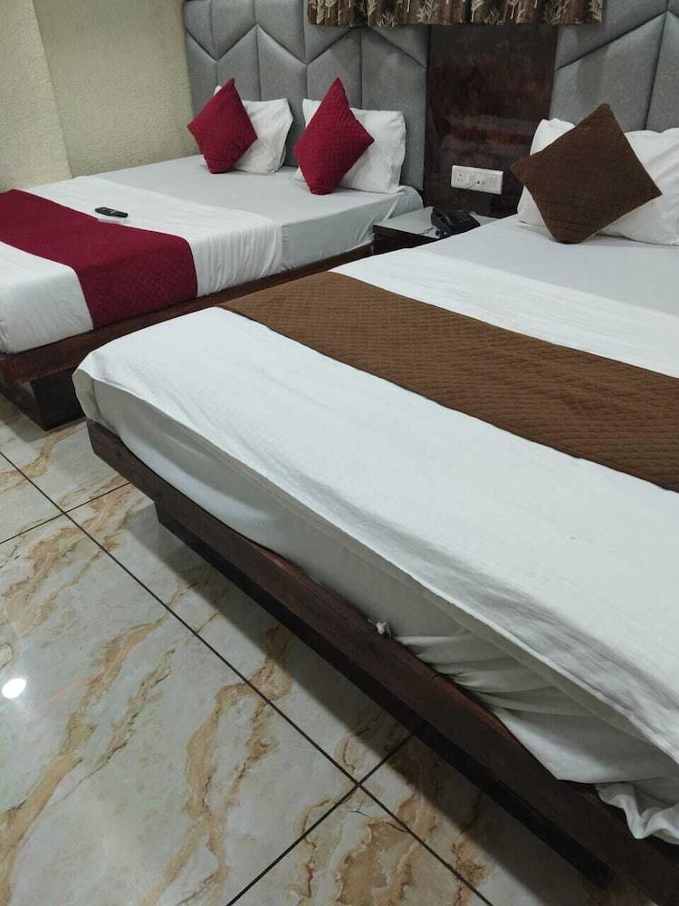 Hotel Raj Palace